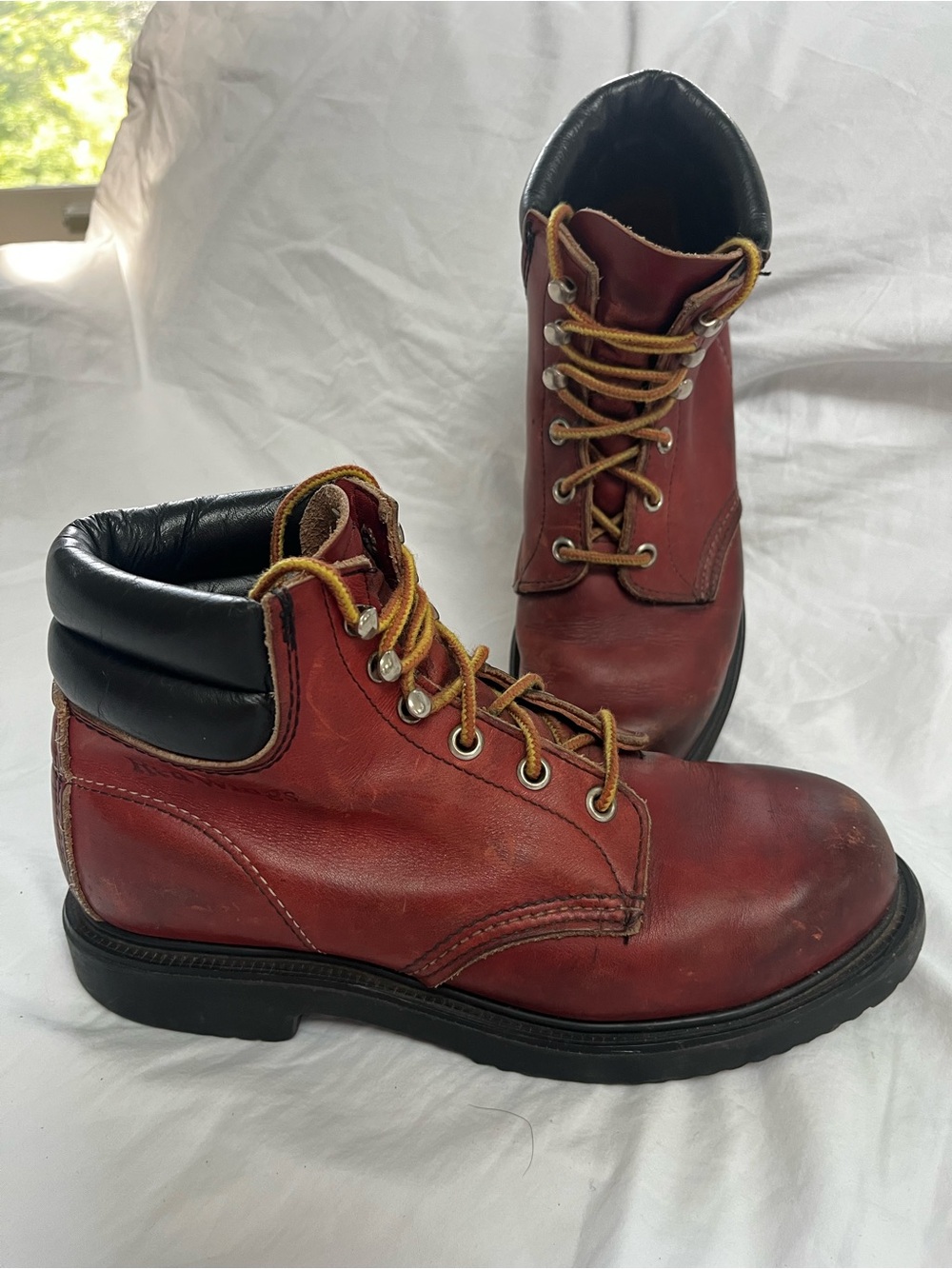 Women’s Red Wings Vintage Leather Work Boots. Size 7